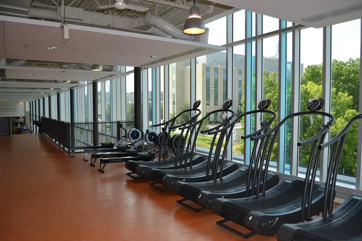 A Resident's Checklist for Gym Etiquette at Glade Court